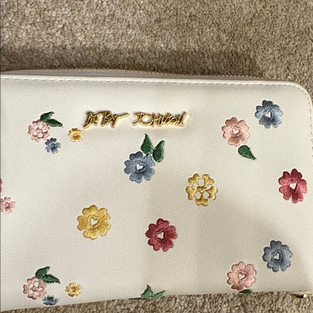 NWT Betsey Johnson Floral Wallet 🌼 - Picture 6 of 6